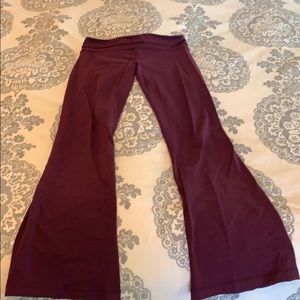 Lululemon ruffle groove pants size 8